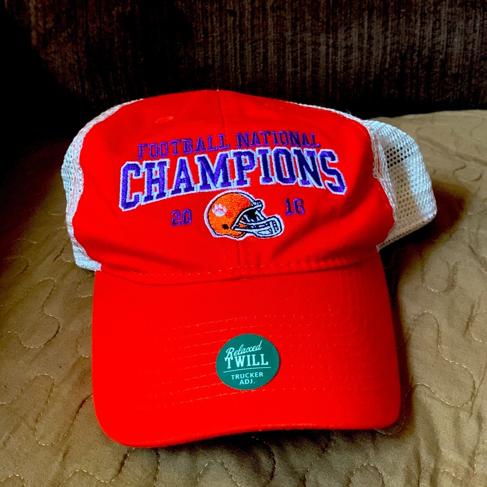 2016 national champs clemson trucker hat.